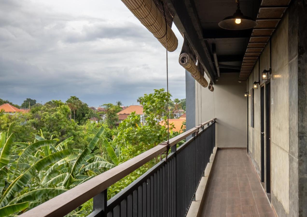 The Aswana Seminyak Hotel Exterior photo